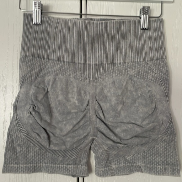 women’s sports/gym shorts - Picture 2 of 5